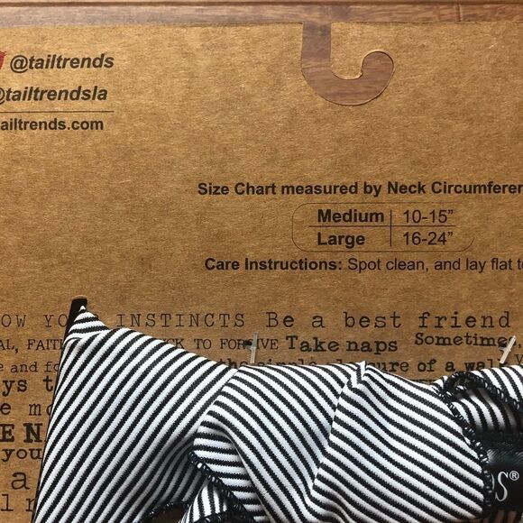 Tail Trends Rainbow Heart Scoop Neck Bandana - Picture 7 of 8